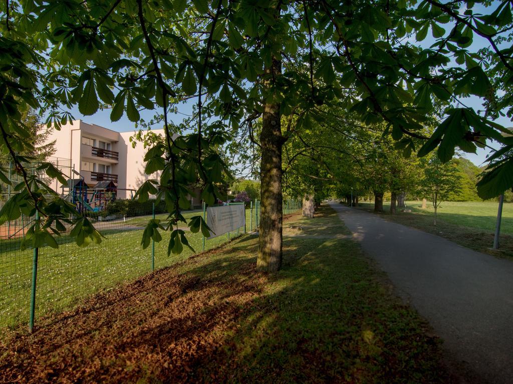 Intersport Hotel Stupava Exterior foto